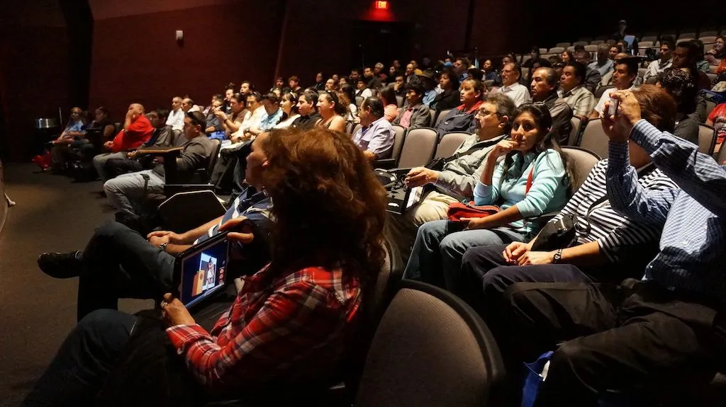 East LA Latinos Get a Dose of Tech at Tecnificate