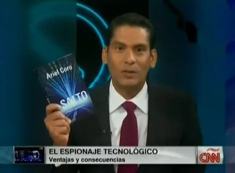 Ismael Cala invites Coro to comment on Cyber Security and recommends El Salto